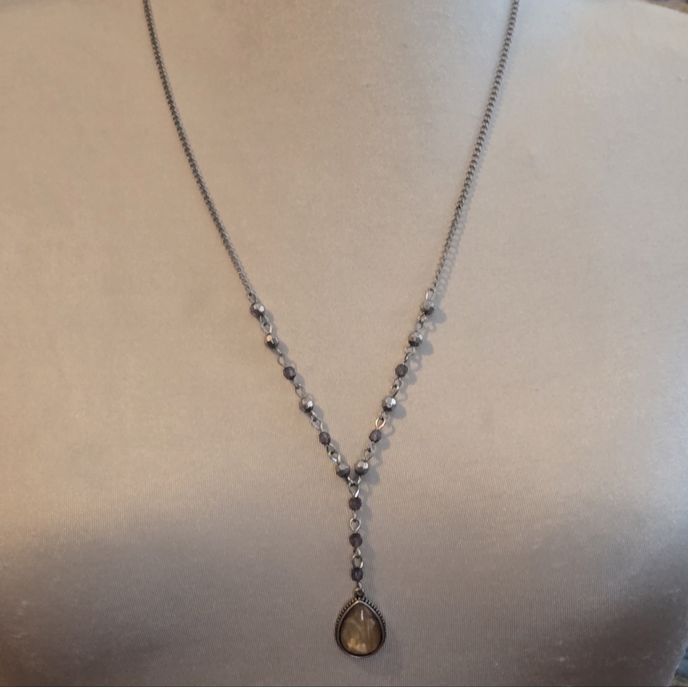 Elegant Tear Drop Beaded Necklace With Golden Yellow Stone Stone